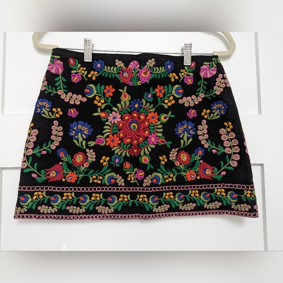Zara Woman Embroidered Suzani Mini Skirt A-Line - Picture 10 of 16
